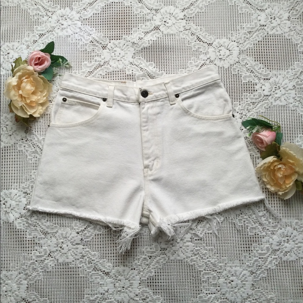 Outline 205 Women's White Shorts Size 29